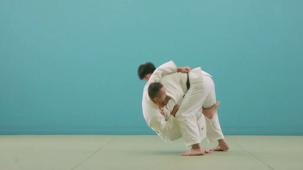 Hikikomi-gaeshi Wurf in Aktion.